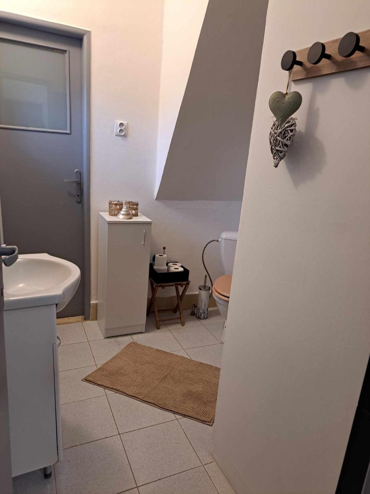 Komárno Cozy Town Center Retreat 아파트 외부 사진