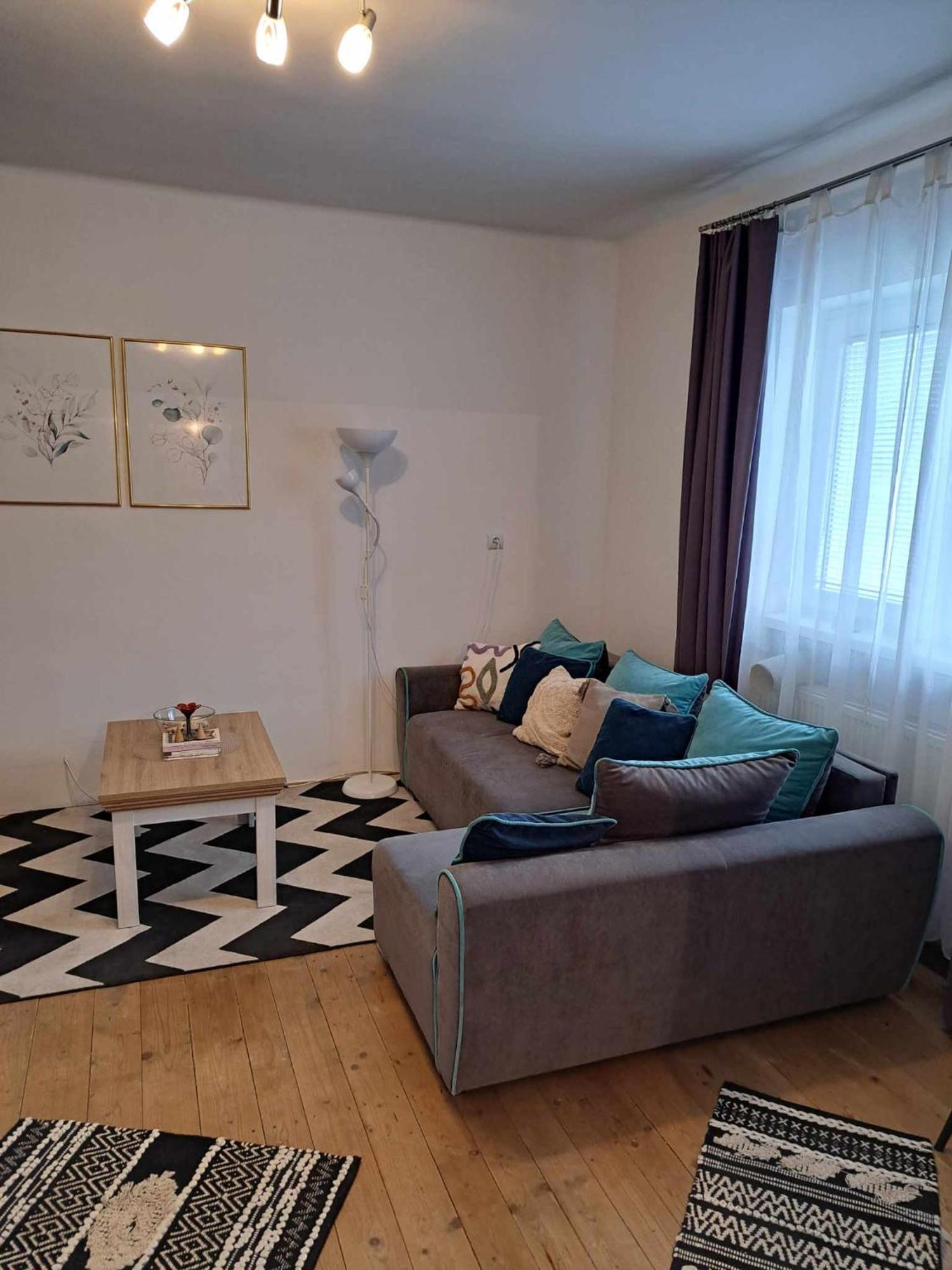 Komárno Cozy Town Center Retreat 아파트 외부 사진